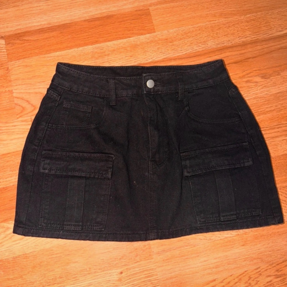 SHEIN Black Cargo Mini Skirt